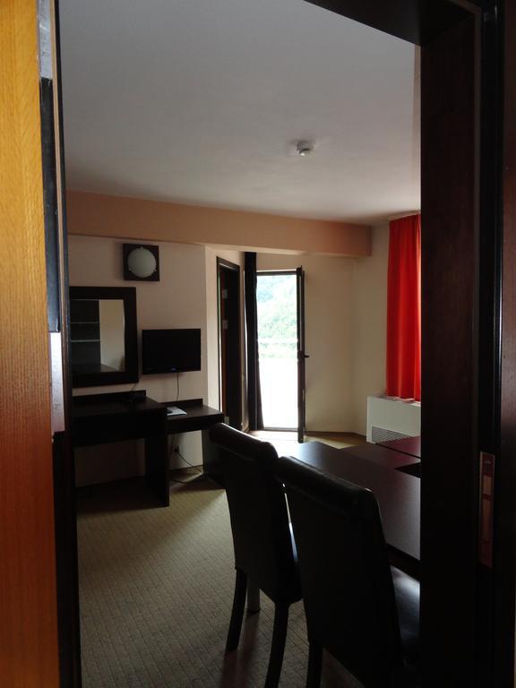 Hotel Byalo More Баните Стая снимка