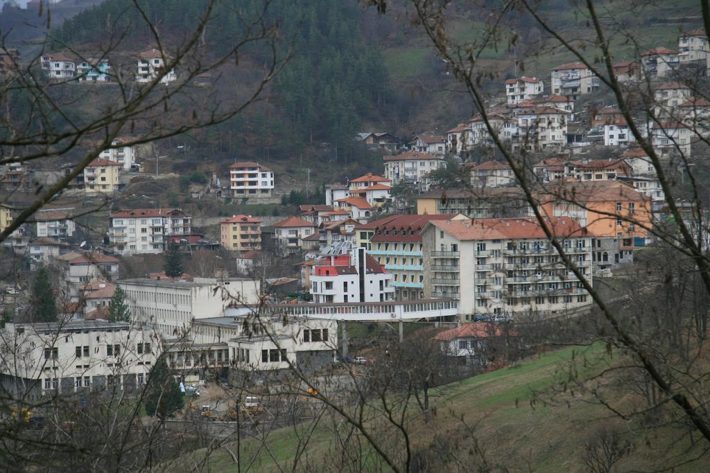 Hotel Byalo More Баните Екстериор снимка