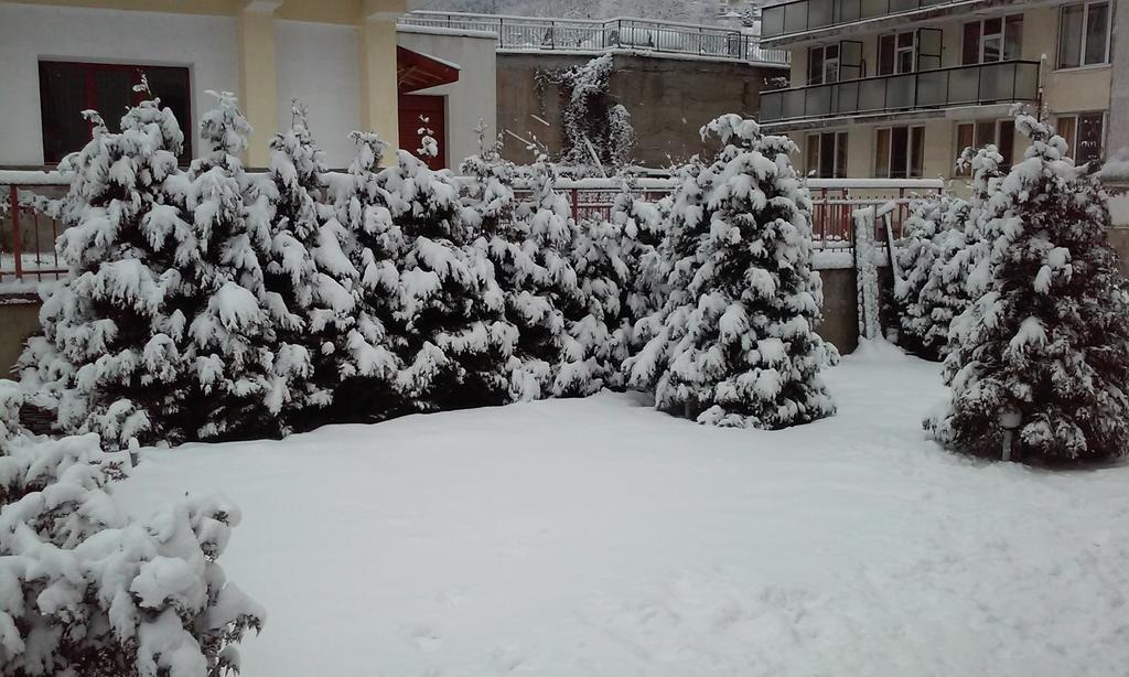 Hotel Byalo More Баните Екстериор снимка
