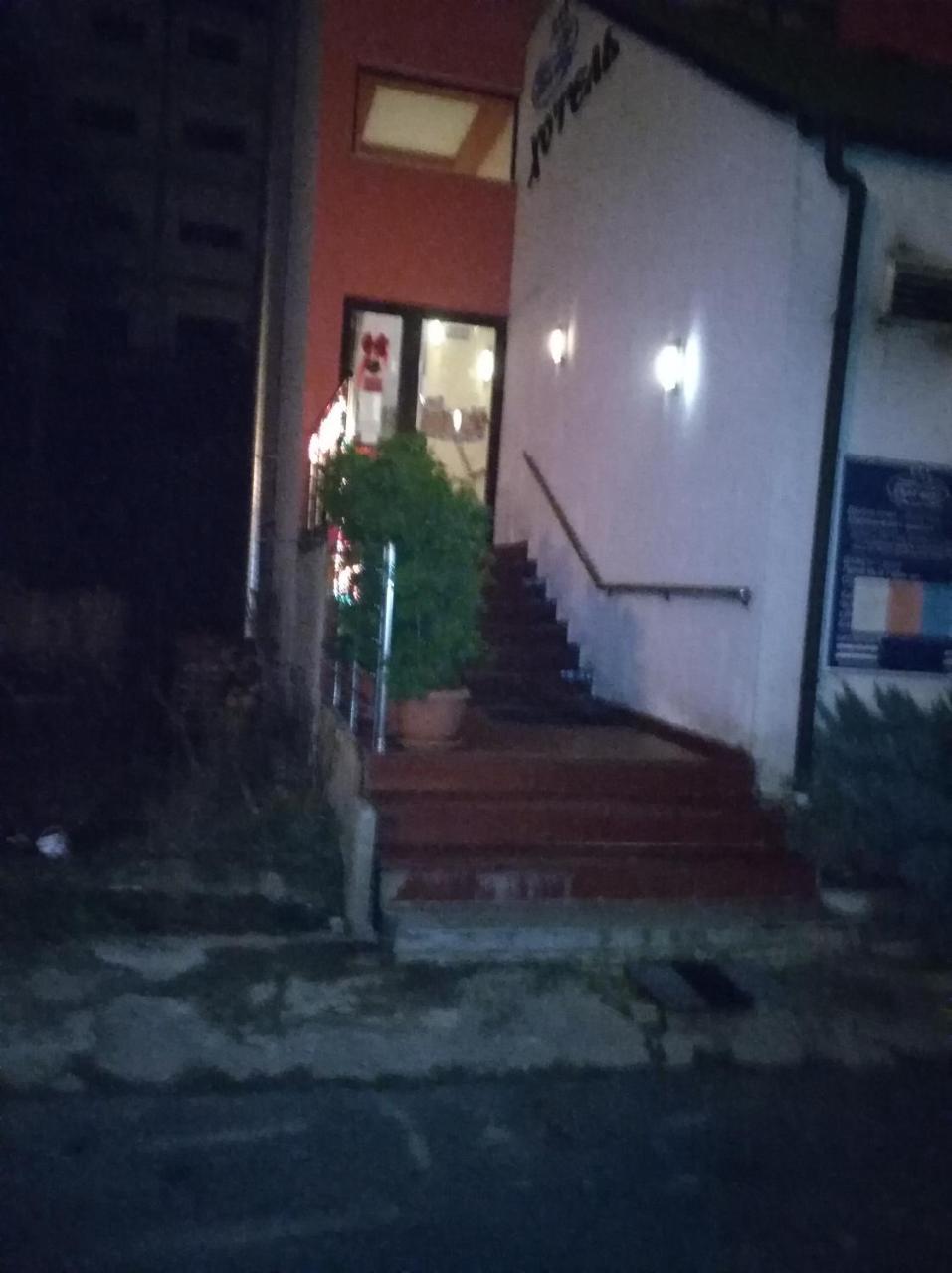 Hotel Byalo More Баните Екстериор снимка